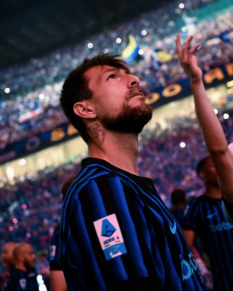 Inter's tweet photo. Grazie di tutto, Francesco 🖤💙 https://t.co/2z7LASDyph