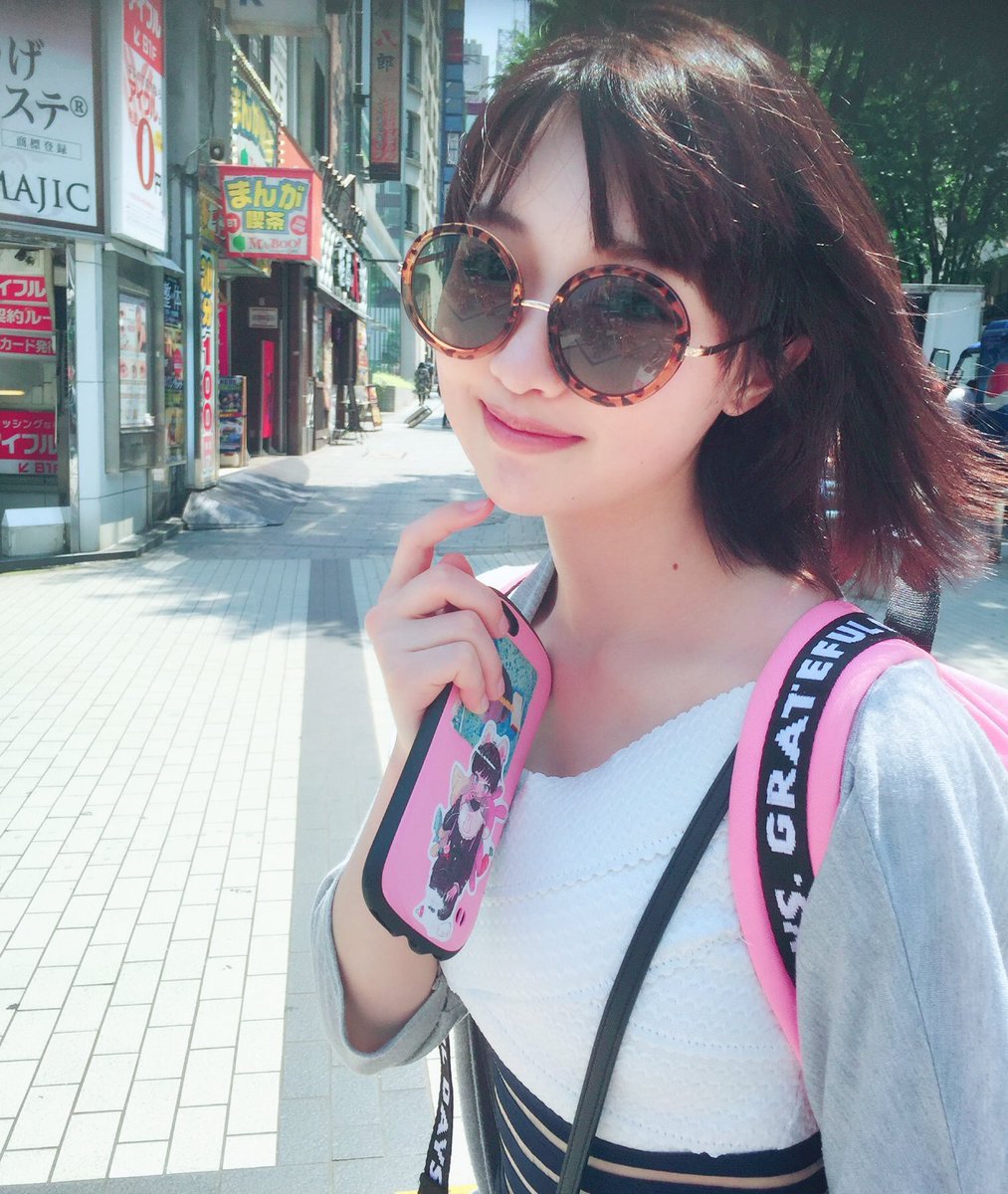 tokumei_kanu's tweet photo. 友達が亡くなった。
綺麗な子だった。
私友達少ないのに。 https://t.co/rpesOJQfS2