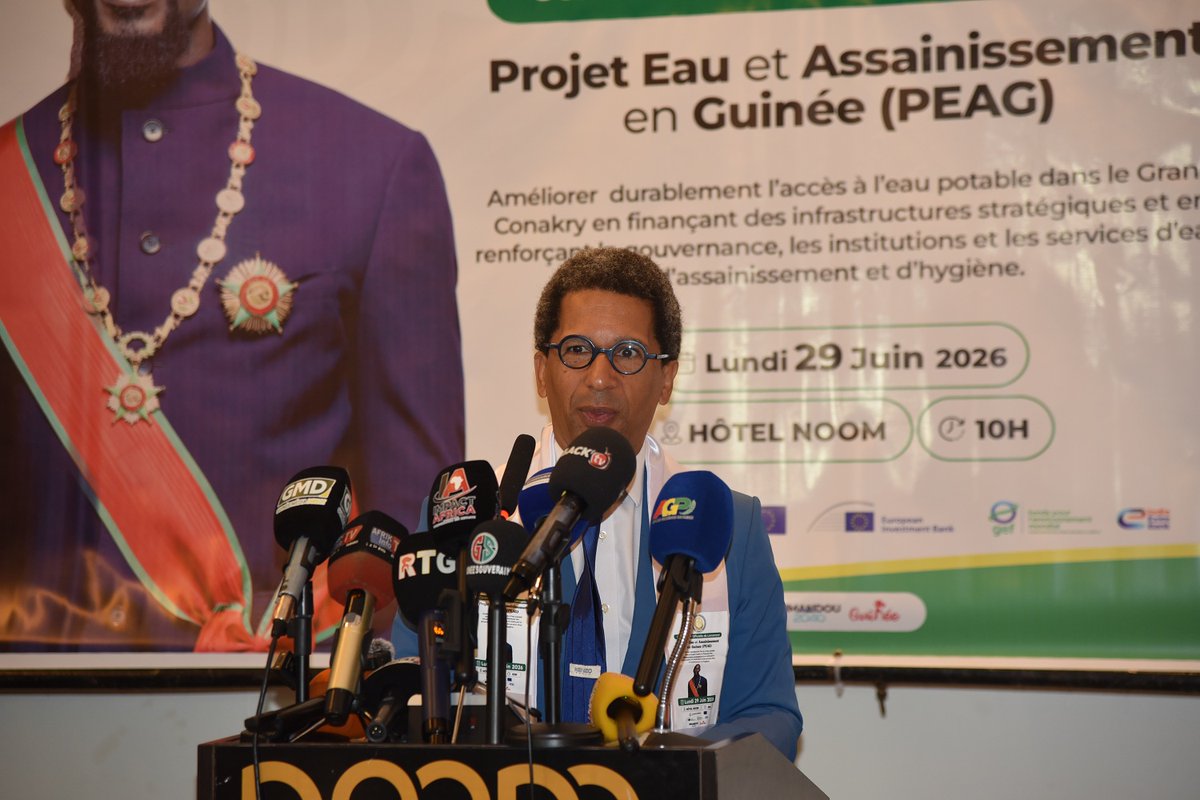 UEenguinee's tweet photo. 💧Cap franchi pour la modernisation du secteur de l’eau et l’assainissement en Guinée. Avec l’appui de l'UE🇪🇺, le Projet Eau &amp; Assainissement améliorera les services au bénéfice des populations. Investir dans l’eau et l’assainissement, c’est investir dans l’avenir. #GlobalGateway https://t.co/u0aRRwVK0P
