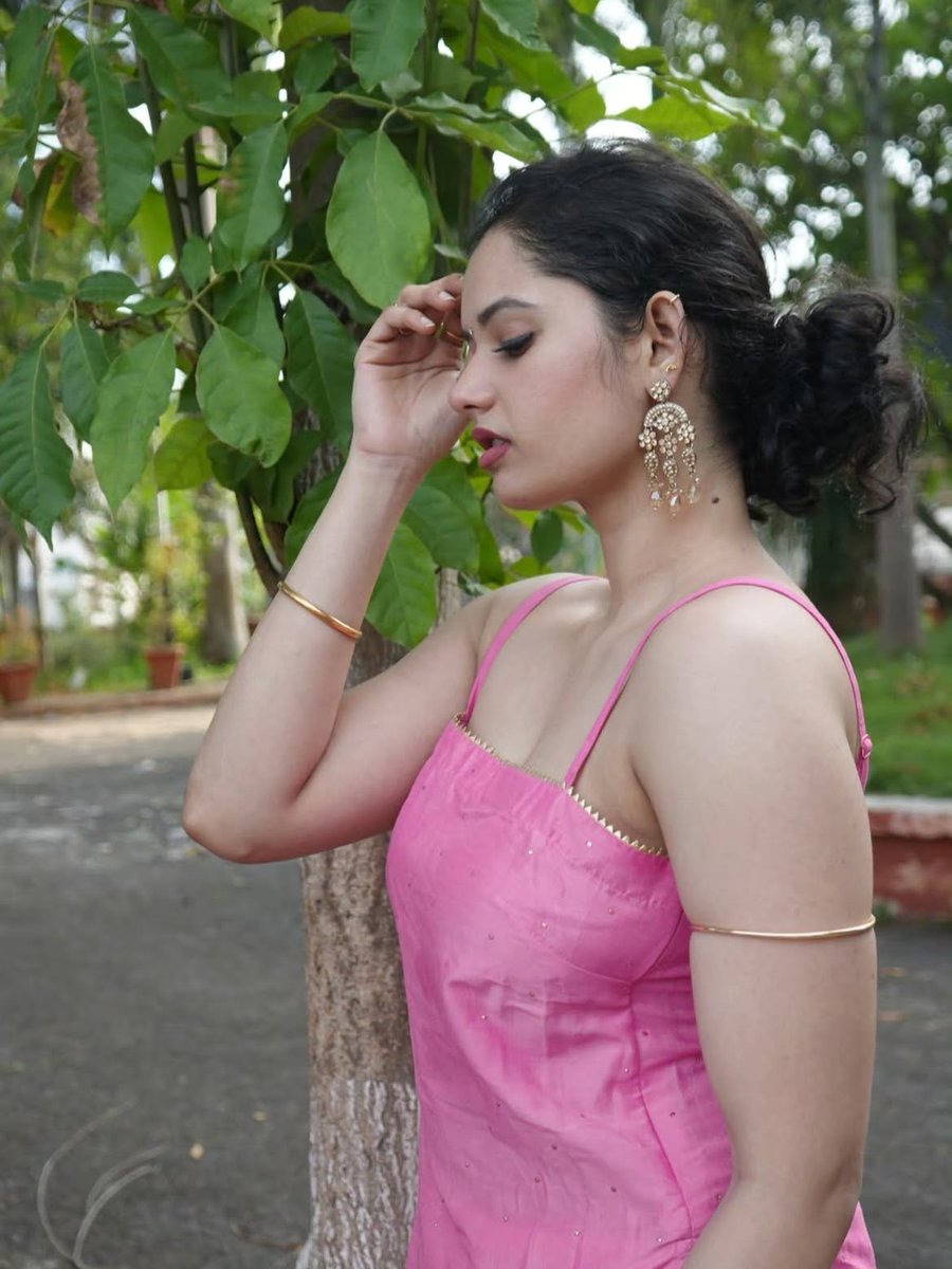 OnlyHeroines's tweet photo. Ramya Mokksha 😻🩷 https://t.co/bT2ahu6w1i