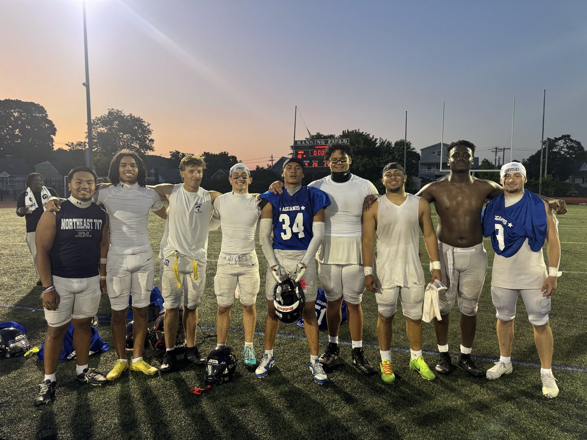 SMH_SpartansFB's tweet photo. Great to watch our guys compete one last time at Manning. Great group of kids who have very bright futures ahead of them! @stmarysspartans @Isaac_Bony_ @Giovanni_AP1 @Juliusp10_ @Jennings13Jimmy @Sam_Phelps4 @YanielBelliard @TyrenHoeun6 @jack_hurls @ryanbuth11 https://t.co/AnHhECaMVr
