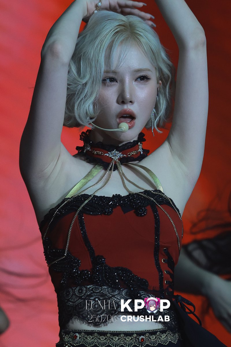 Kpopcrushlab's tweet photo. 250706 Eunha at NEW LEGACY IN SEOUL D2 (2)

#Eunha #은하 #정은비 #VIVIZ #비비지 #Kpop #4K https://t.co/yaqWJ18cD0