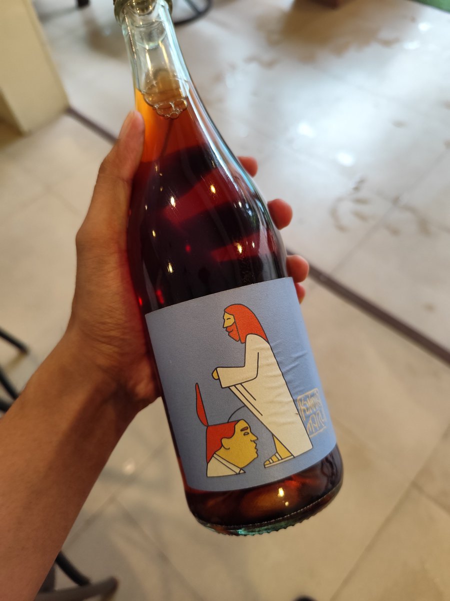SpookyB62376352's tweet photo. My friend brought this for us to drink. WTF 🤣 https://t.co/EWuLeivUAJ