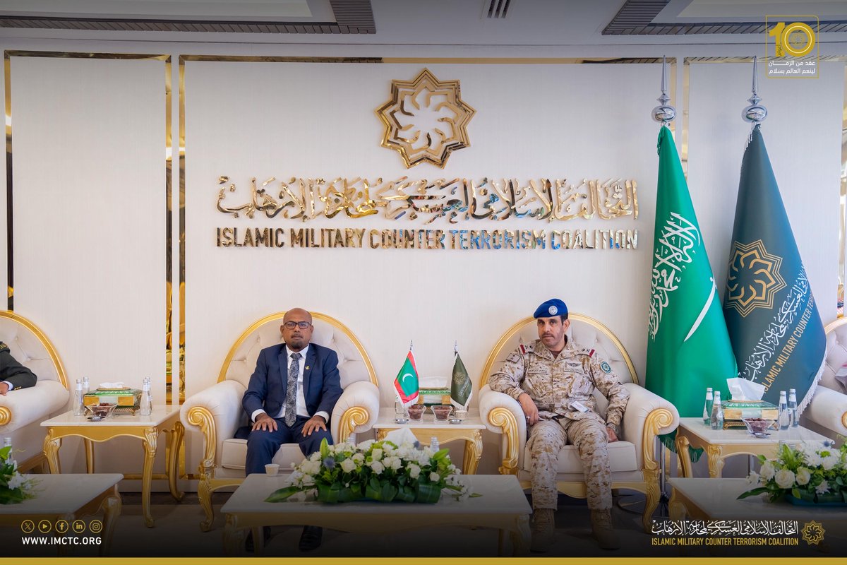 imctc_en's tweet photo. IMCTC received today at its HQ, the Minister of Defense and National Service of the Republic of Maldives, Mr. Hassan Rasheed, and the accompanying delegation. HE was received by Maj. Gen. Abdullah Al-Qurashi, the Assistant to IMCTC’s Military Commander. Over the course of the visit, Minister Rasheed was briefed on IMCTC’s key efforts, strategic initiatives and programs across counterterrorism and extremism domains.