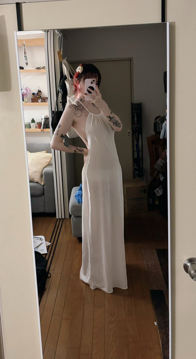 DeadMiette's tweet photo. J’ai acheté des robes https://t.co/tP1ZvgTdTK