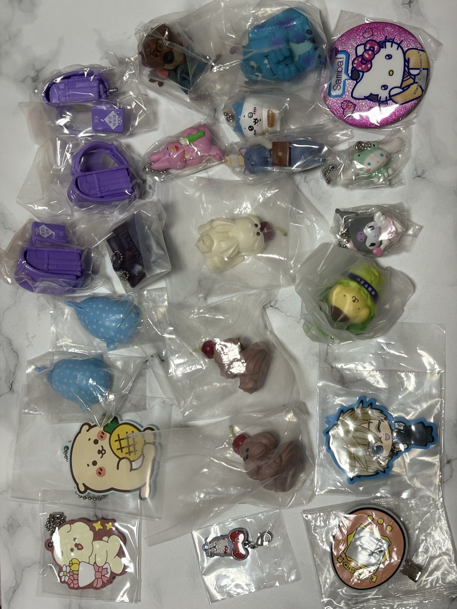 _PYON777's tweet photo. 【交換】ガチャガチャ めじるしアクセサリー チャーム

【譲】プーさん ミッキー サンリオ シナモン キティ ミッフィー クレヨンしんちゃん ジュエルペット

【求】4枚目（詳細ALT） 
ちいかわ ハム太郎 銀魂 鬼滅 ヒロアカ ハイキュー SPY×FAMILY 呪術廻戦 関連 グッズ
めじるし以外も交換可能です。 https://t.co/PHATYbxUNU