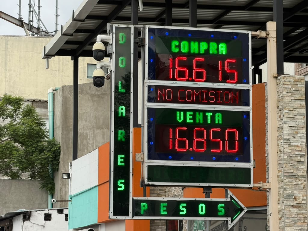 sintesis_tv's tweet photo. Este es el #TipoDeCambio para este lunes en la ciudad de #Tijuana
📷 BZ
#Dólar #Economía #Finanzas #PesoMexicano https://t.co/rQ2a3Ru4vH