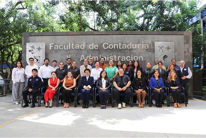 UAQmx's tweet photo. La @UAQoficial destaca en la #RedSA por su compromiso con el #PlanInstitucionalDeDesarrollo. 

Con proyectos que unen a estudiantes, docentes e investigadores, la UAQ avanza hacia la vanguardia, obteniendo premios nacionales e internacionales.🏆
 
Más inf.:https://t.co/K38HiAdC5e https://t.co/uw7xF9oznv