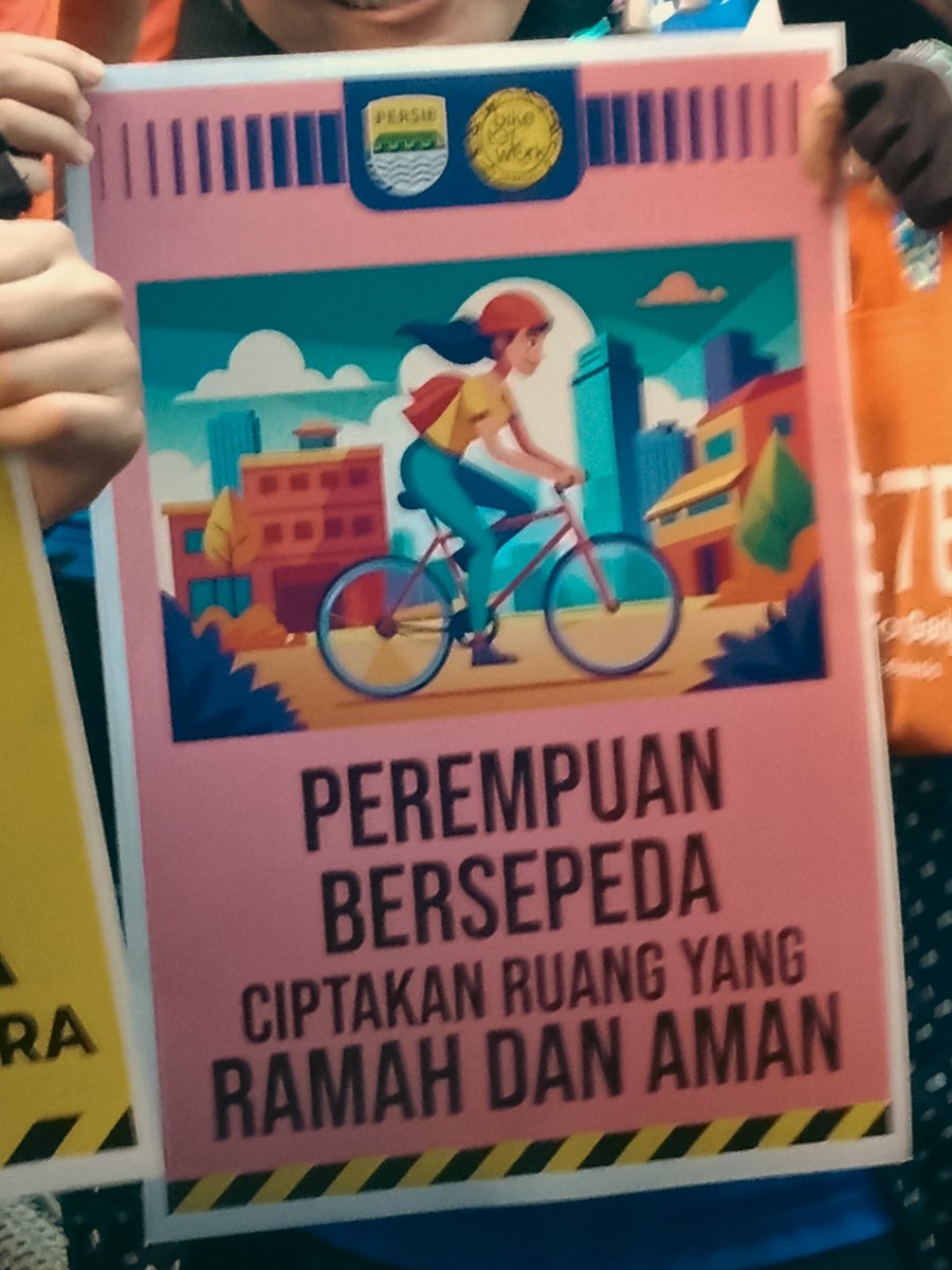 flyingcat_07's tweet photo. Today agenda :
Bike to Work Bandung x Persib https://t.co/7Q0tYqY4IJ