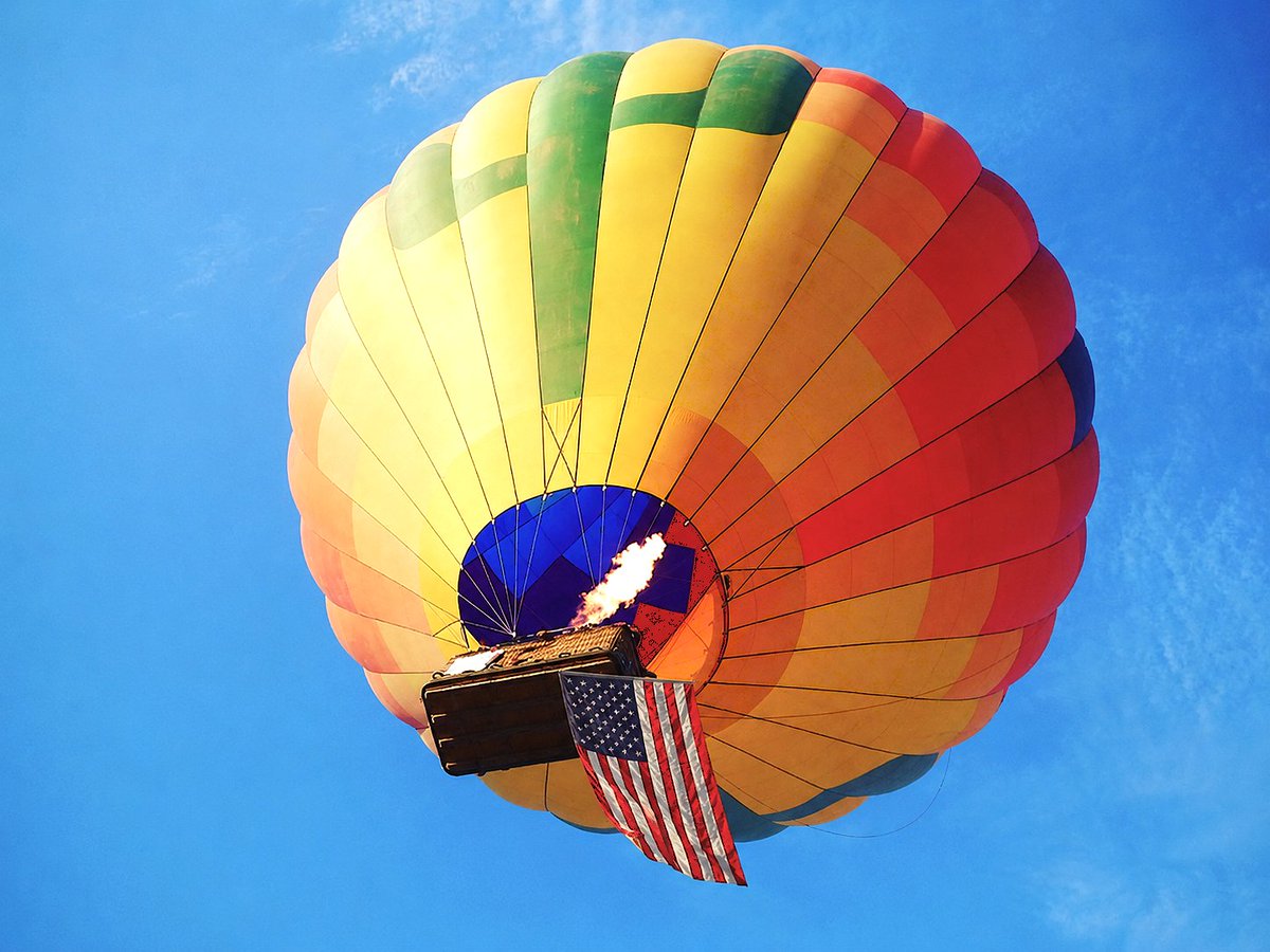 BalloonsAZ's tweet photo. The ultimate way to let freedom ring 🇺🇸

Space is still available for balloon rides this 4th of July + weekend, but it's booking up fast! Use promo code BEATTHEHEAT at https://t.co/wQLyKesFHR and take $25 per person off of your ride 🎈

See you in the air! 🎆 https://t.co/vTWo0VADUL