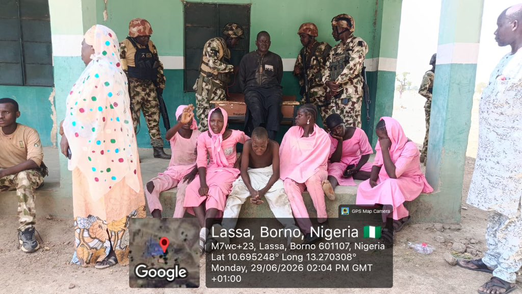 fattylincorn_01's tweet photo. Breaking News: Troops Rescue 10 Abducted NECO Candidates, Teachers After ISWAP Attack on Borno School

©️@ZagazOlaMakama  https://t.co/ND4mBeGD1q