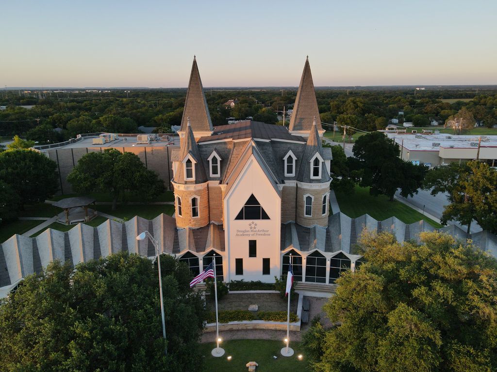 Howard Payne University tweet media