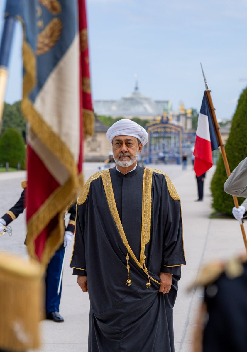 saliloman's tweet photo. زيارة السلطان هيثم 🇴🇲 إلى #فرنسا 🇫🇷 تم من خلالها:
• توقيع 12 اتفاقية في مجالات حيوية أبرزها الاقتصاد والطاقة والفضاء ومشروع مترو #مسقط .
• جذب نحو 5 مليارات دولار من الاستثمارات إلى عُمان في قطاعات بارزة.
• التأكيد على دور  #عمان في صون استقرار المنطقة والعالم، وترسيخ السلام.
#السلطان_هيثم_في_فرنسا
#السلطان_هيثم_بن_طارق