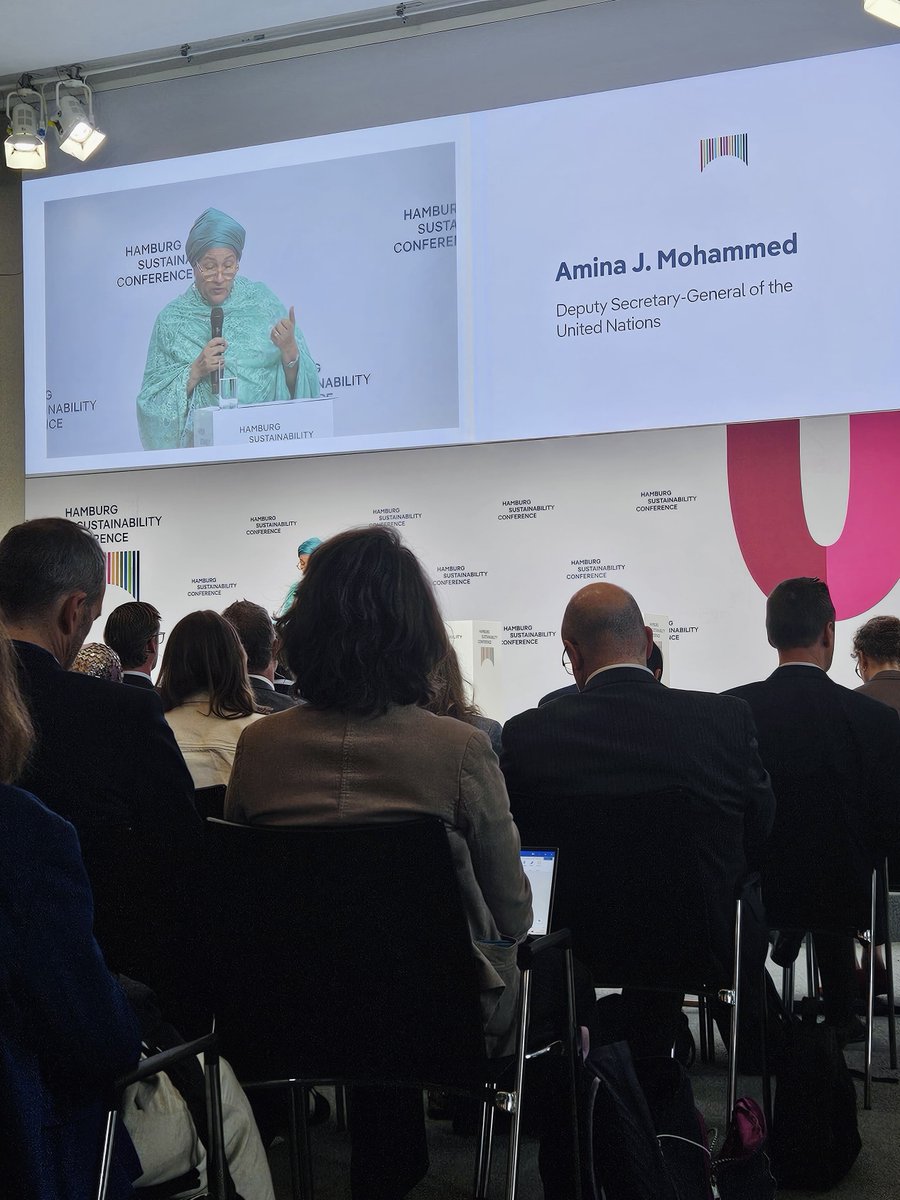 eulacfoundation's tweet photo. Hoy, la Fundación EU-LAC asistió a la primera jornada de la Conferencia de Sostenibilidad de Hamburgo 2026, celebrada bajo el lema “El poder de la cooperación: impulsar el progreso juntos.”

La jornada inaugural reunió debates de alto nivel sobre inversión para la transformación, el futuro de la cooperación multilateral, competitividad y descarbonización en la transición industrial verde, el uso de la inteligencia artificial para el seguimiento de los Objetivos de Desarrollo Sostenible, y los vínculos entre empleo, migración y mercados.

Como organización birregional que conecta a América Latina, el Caribe y la Unión Europea, la Fundación EU-LAC valora estos espacios de diálogo, cooperación y construcción de alianzas concretas para avanzar hacia un desarrollo sostenible.