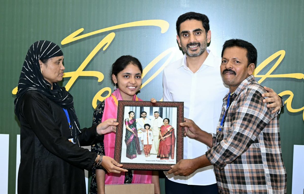 JaiTDP's tweet photo. గత ఏడాది పదోతరగతి, ఇంటర్మీడియట్ లో ఉత్తమ ఫలితాలు కనబర్చిన విద్యార్థులను పాఠశాల విద్యాశాఖ తరపున విద్యా శాఖ మంత్రి లోకేష్ తాడేపల్లిలోని సిఎస్ఆర్ ఫంక్షన్ హాలు వేదికగా ఘనంగా సత్కరించారు. 55మంది టెన్త్ షైనింగ్ స్టార్లకు....రూ. 30వేలు ప్రైజ్ మనీ, మెడల్, సర్టిఫికేట్,  61మంది ఇంటర్మీడియట్ షైనింగ్ స్టార్లకు ల్యాప్ ట్యాప్, మెడల్ అందజేశారు. షైనింగ్ స్టార్లే ప్రభుత్వ పాఠశాలలకు బ్రాండ్ అంబాసిడర్లని మంత్రి కొనియాడారు.
#ShiningStars2026
#NaraLokesh 
#AndhraPradesh