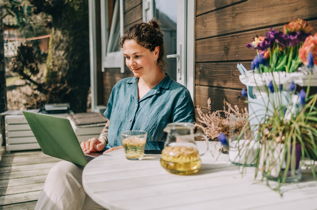 NetgearFrance's tweet photo. Fin juin. Le bon moment pour faire le point 👀
Votre WiFi a probablement connu son mois le plus chargé de l'année. Si tout a tenu, parfait, sinon (coupures dans le jardin, buffering, appels qui décrochent...), c'est le signe que votre réseau atteint ses limites
#NETGEAR #MeshWiFi https://t.co/PEpdBZVx1Y
