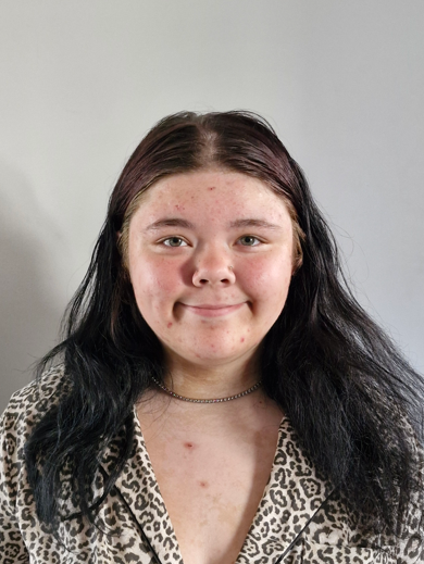 kent_police's tweet photo. Officers are seeking help to locate a 15 year old girl reported missing from #Margate

If you have critical information regarding the whereabouts of Ruby please call 999, quoting reference 27-2015.

Read more on our website, here: https://t.co/s7WBXdzPYj https://t.co/S0PnKntrVJ
