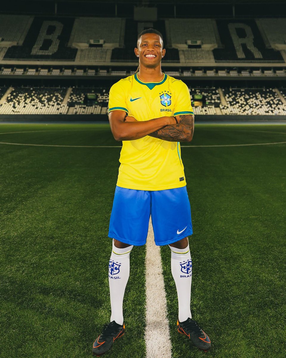 Botafogo's tweet photo. VAMOS JUNTOS EM MAIS UMA DECISÃO, DANILO! A FAMÍLIA BOTAFOGO ESTÁ COM VOCÊ! 🔥🇧🇷 #FogoNaCopa #TaLiberadoAcreditar

📸 Arthur Barreto / BFR https://t.co/SXkmk47KZS
