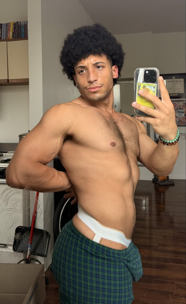 kalebjackson00's tweet photo. yall be honest is this cute?? https://t.co/Vjfrz6gFPG