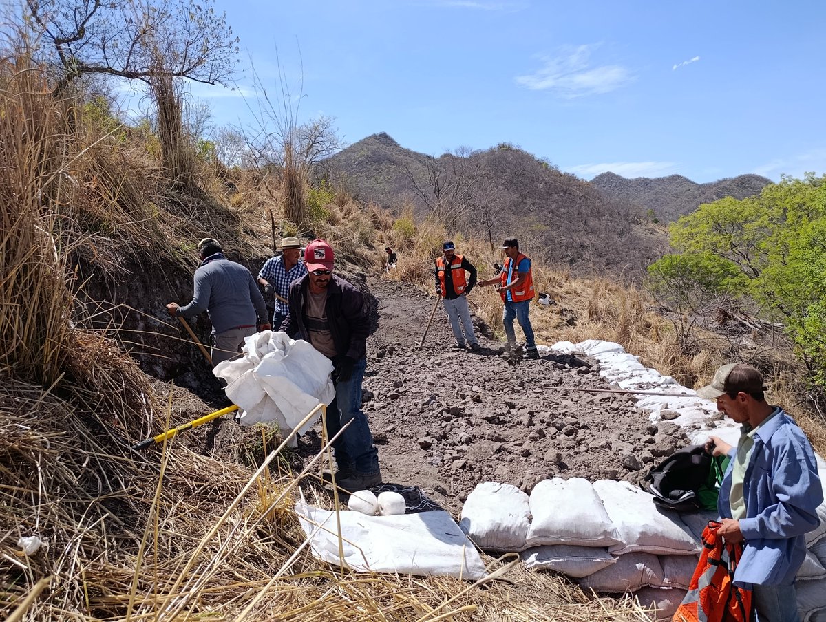 MercadoMinerals's tweet photo. Copalito continues to demonstrate why it remains a core focus.

Drilling, target generation, soil sampling and ongoing technical work are helping advance our understanding of a project that hosts multiple mineralized structures and significant exploration upside.

$MERC.C $MRMNF https://t.co/ybVS98nYYZ