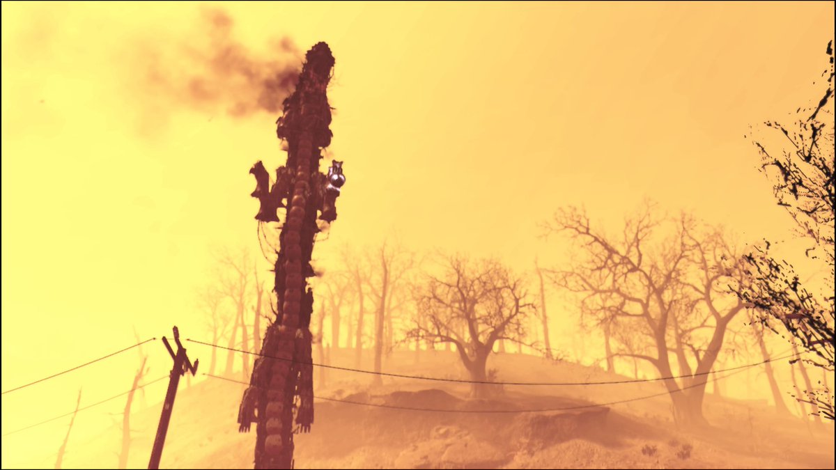 mochikosou2's tweet photo. ゴミから生まれた昇り龍……っぽい？

おやすみなさーい

#Fallout76 https://t.co/oMtSk9eEVa