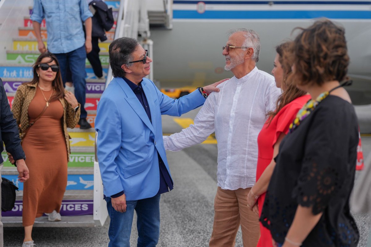 UltimaHoraCR's tweet photo. #POLITICA El presidente Gustavo Petro ya se encuentra en Roma para su reunión con el Papa León XIV el próximo 2 de julio, durante una visita al Vaticano. También se reunirá con otros lideres internacionales. Entre algunos de los temas a tratar estará la reforma agraria.
 
Vía @laurad_duarte 
https://t.co/v2vIVVHFXe