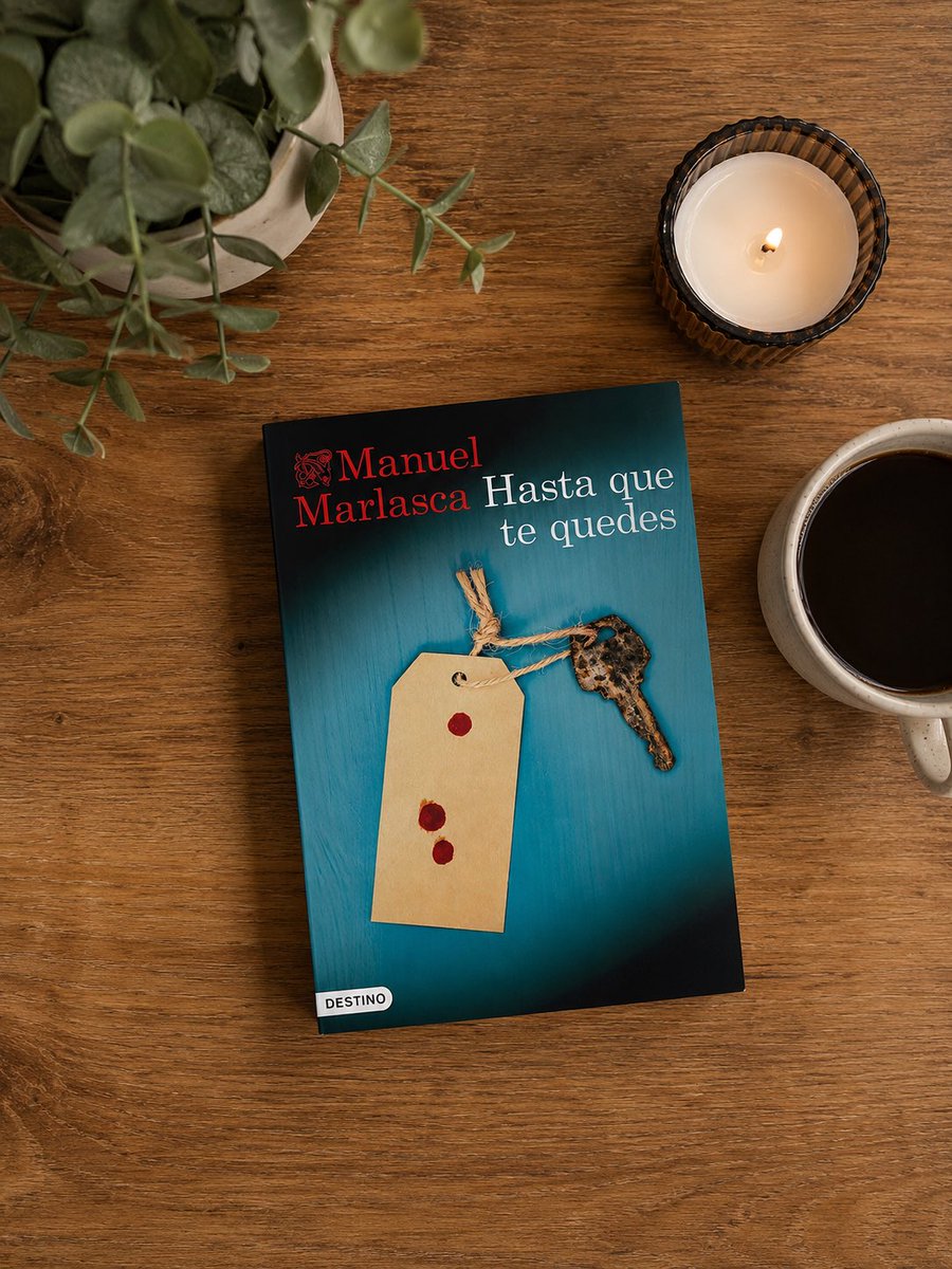 andresmancat's tweet photo. Hoy he acabado de leer esta maravilla de @manumarlasca, un libro que detrás de lo que es la propia historia (que ya tiene mucha tela) te hace estar muy orgulloso de nuestra @policia 🥰 https://t.co/gKiTuzLdjz