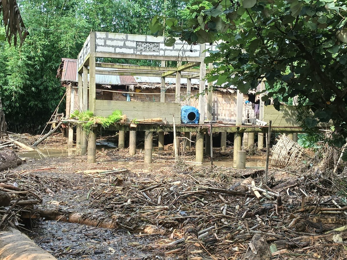 himantabiswa's tweet photo. This is the situation due to the sudden surge of upstream floodwater across several villages near Jonai in Assam’s Dhemaji district- namely Madhupur, Arun Chapori, Jamuguri Siyari, Uluwani, Majgaon and Malan.

My team is on the ground and the safety of our people is our biggest priority right now. The damage and loss to livelihoods is extensive. We are parallelly working towards a  comprehensive rehabilitation program for those affected. 

The Government of Assam stands firmly with each and everyone battling this calamity.

@borgohainSBG @keshab_mahanta @sdma_assam @bhubon_pegu1970