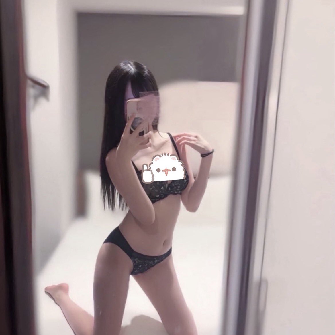 Yuimrg8's tweet photo. 久しぶりにマゾくんの相手してあげようかな〜
合法ロリ需要あるかな？❤️
#貢ぎマゾ #貢ぎ奴隷 #裏垢男子 #裏垢女子 https://t.co/UVB0L2jOrt