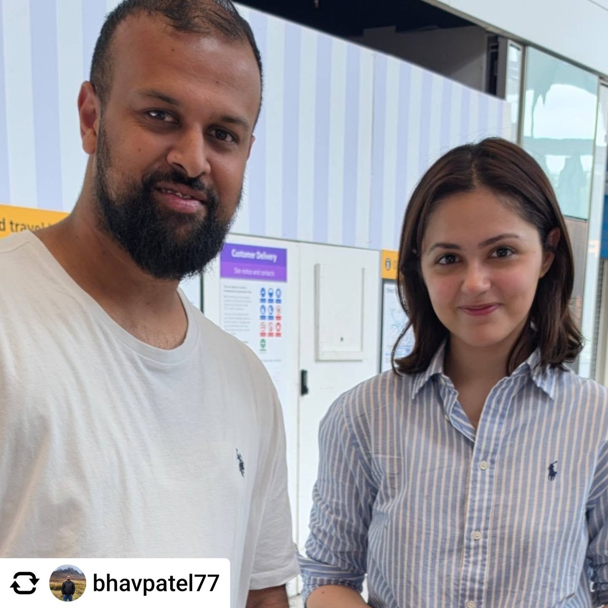 AneetPaddaFC's tweet photo. Aneet spotted in London https://t.co/eTNkiKDoUS