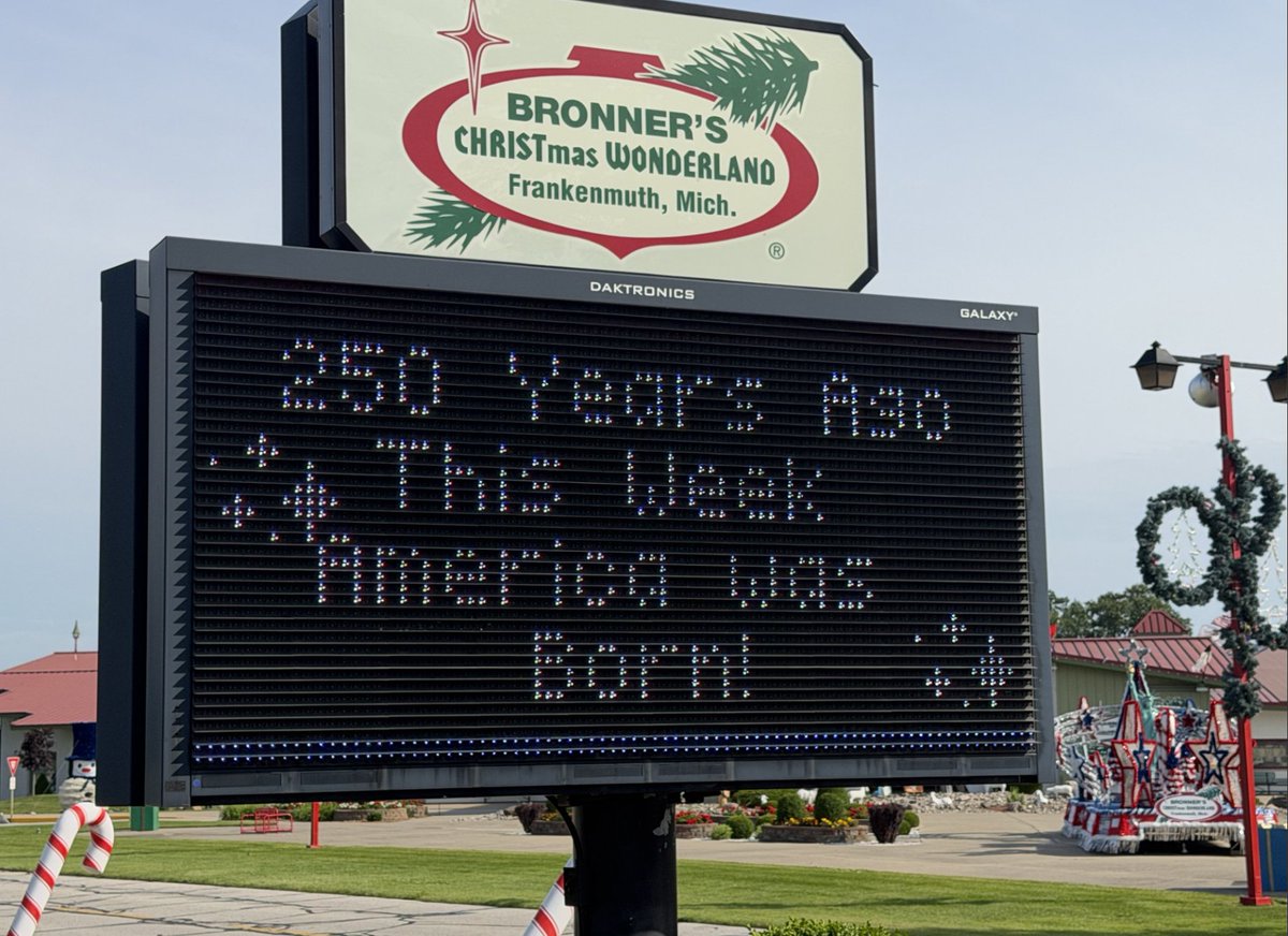 BronnersXmas's tweet photo. #America250 https://t.co/y6u51dhT88