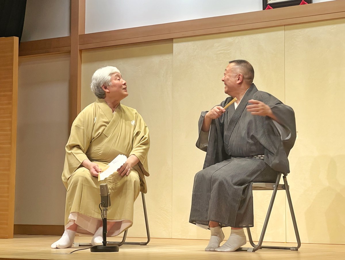 yama_rakugo's tweet photo. 2026.6.29 まったなし！ウルトラなふたり
OPトーク
喬太郎　初音の鼓
文三　莨の火
文三　宿替え
喬太郎　孫帰る

待ちに待ってたウルトラなふたり！
トーク中の喬太郎師匠の笑顔に、文三師匠のお人柄が伺える。お互い楽しそうなトークを聴けてムフフ☺️撮可も含めて中々東京じゃない貴重な会っ✨ https://t.co/7T4KpImkS3