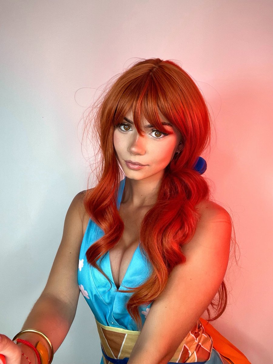 Carlaimii's tweet photo. Prête à naviguer sur Grand Line 🗺️🍊 Tu embarques avec moi ? 🏴‍☠️

#NamiCosplay #OnePiece #Cosplay https://t.co/YagKkQXQ80