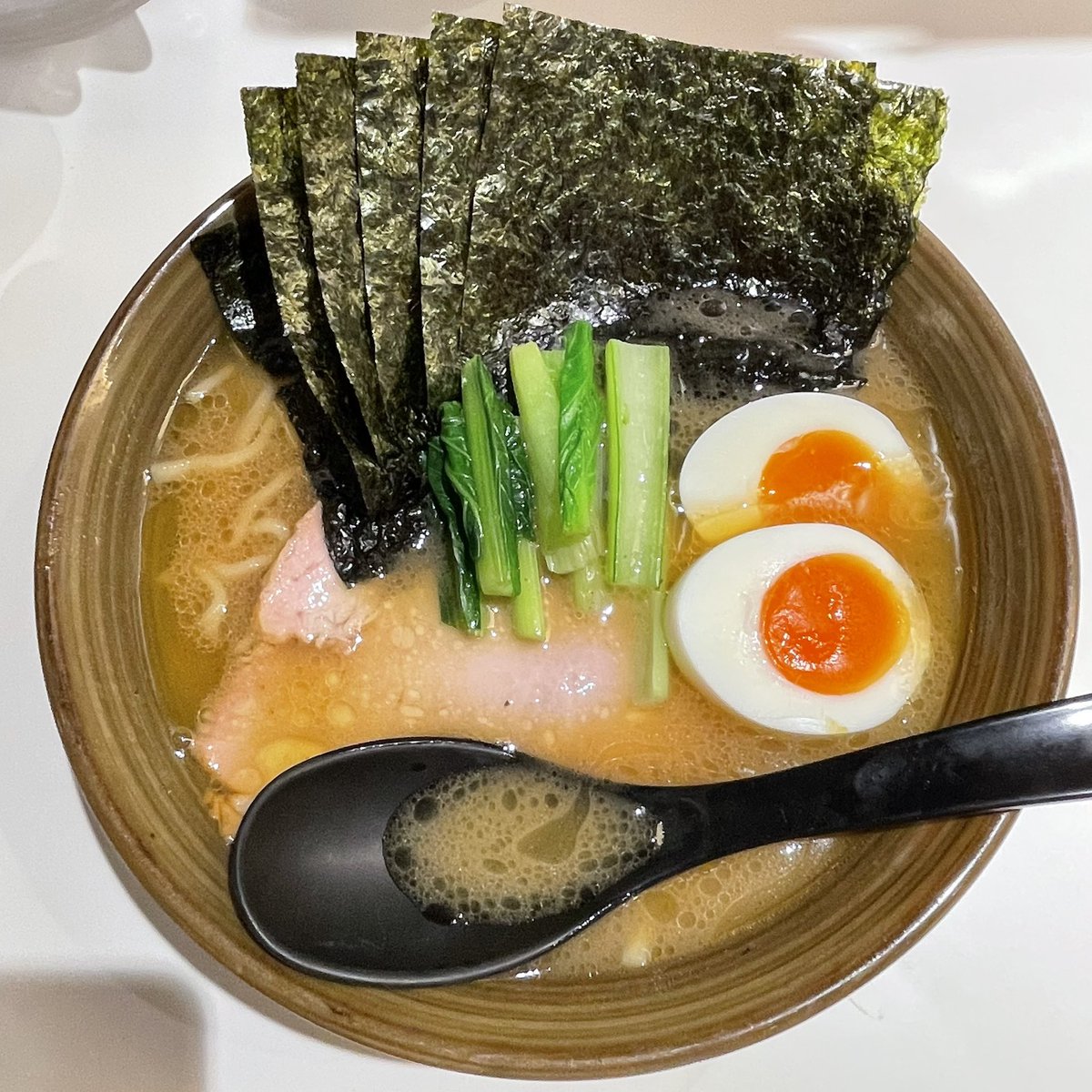 m_c_vl's tweet photo. 東京駅って何であんな難しいんですかね？
ほぼタルコフです。
今日は爆食しました。もう何も入りません。 https://t.co/eXkJsJKNEL