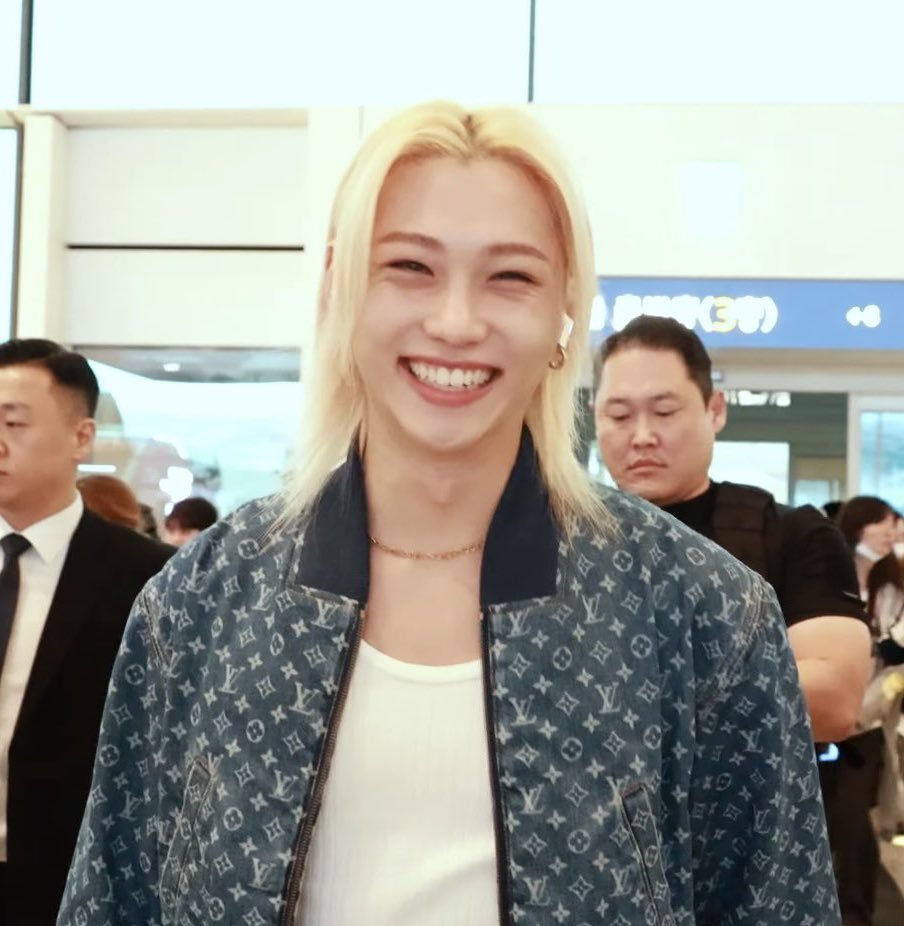 radiantlixie's tweet photo. you worrying about us even when you yourself are having a hard time makes my heart so soft

the world is a better place bcs you exist, my life is brighter bcs I found you. I wish you only the good things in life &amp; send you strength so you overcome all hardships

#WeLoveYouFELIX https://t.co/x6XsUwckvg