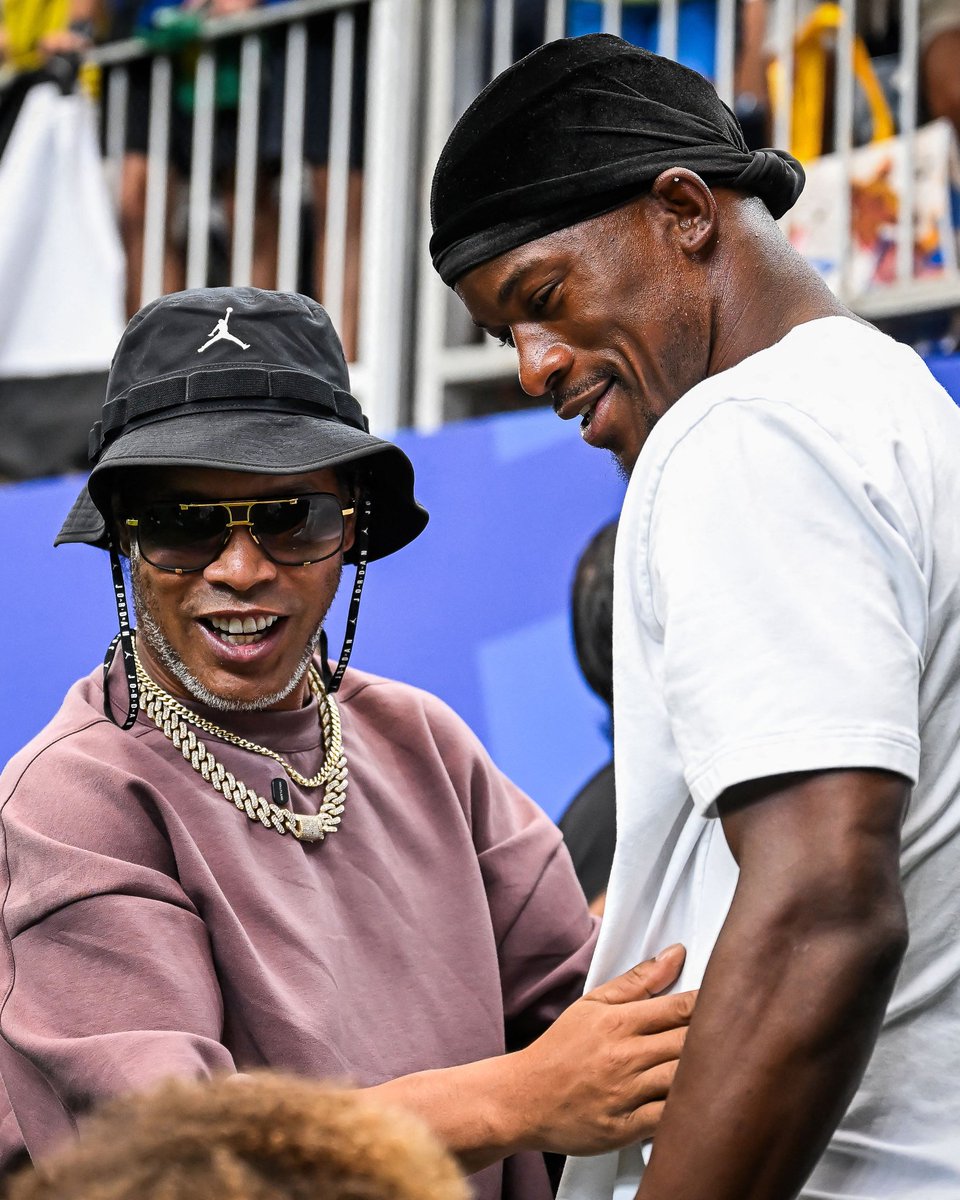 NBAdoPovo's tweet photo. Ronaldinho Gaúcho e Jimmy Butler

Simplesmente https://t.co/BtYvc4N3ov