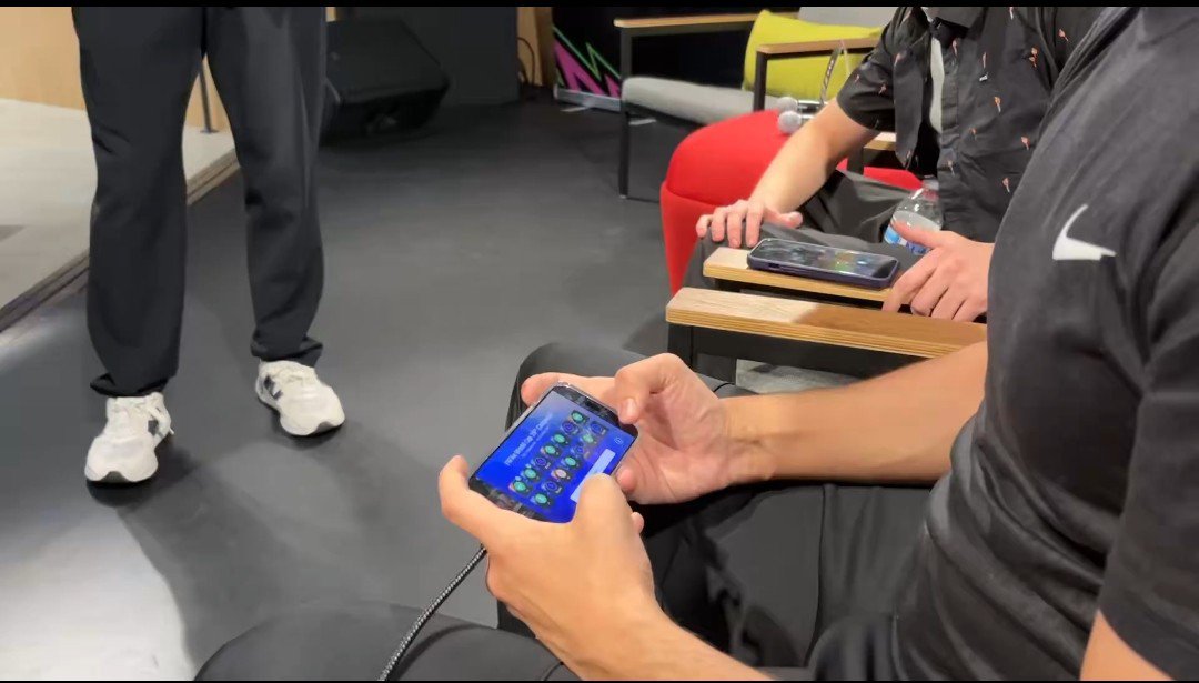 efb_shakes's tweet photo. How do you play..
•Seated
•Laying down 
•Or standing??
don't air me gees🥲

#eFootball #イーフト https://t.co/hHgJYYWYbT