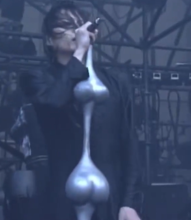 deco_carrot's tweet photo. i dont understand this mic. is the top meant to be boobs?? then why is the butt on backwards???? or is it two butts????????? butt and ballsack?????? two pairs of boobs???? i dont understand at all https://t.co/aOTXYItKUL