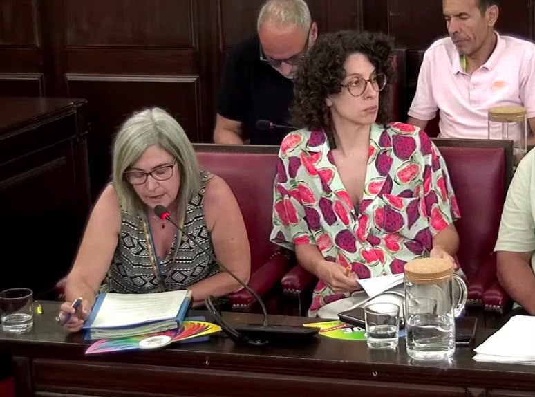 pscsantacoloma's tweet photo. La tinenta d’alcaldessa @Crisvarso presenta la modificació de crèdit del pressupost 2026 per destinar recursos a millores de ciutat
Inclou 1,5 M€ per a obres d’asfaltat, 270.000 € per a la nova comissaria, 150.000 € per al pavelló Juan del Moral i 40.000 € per al Rellotge XXI https://t.co/VOONty6xpA