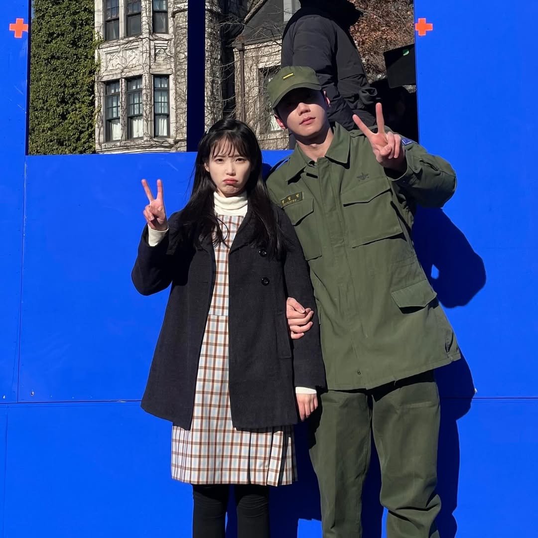 miraliyana's tweet photo. Look at him, linking his arm, clinging to his Tweety noona 🐥😆🥰
Love 연하준영 so much 😁 https://t.co/5rKDQUxEQy