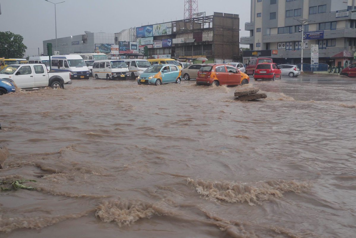 DrAmoakohene's tweet photo. This Saturday, we will collaborate with NADMO and Zoomlion to desilt drains and clean major flood-prone areas across the Ashanti Region.

We encourage everyone to participate. Please do not open your shops before 12pm, and do not stay at home.

This exercise will take place simultaneously in all Metropolitan, Municipal and District Assemblies.