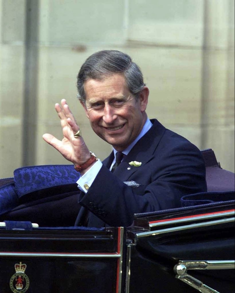 RoyalFamily's tweet photo. Each summer during Royal Week, The King continues the longstanding Royal tradition of celebrating Scottish culture and achievements through engagements across the country, using the Palace of Holyroodhouse as his base. 

🏰 Originally founded as an Augustinian monastery in 1128, Holyroodhouse has witnessed centuries of Royal history, acting as the Sovereign’s official residence in Scotland since the 16th Century. Thousands of visitors are welcomed to the Palace each year to explore the historic State Apartments and beautiful gardens.  

📸 King George V and Queen Mary arriving at the Palace in July 1927.
📸 The King, as Prince of Wales, leaves the Palace of Holyroodhouse for the State Opening of Scottish Parliament in 1999.
📸 Garden Party in the grounds, 1927.
📸 Queen Elizabeth II, Prince Philip, The Queen Mother, The Prince of Wales (now The King) and Princess Margaret at the Palace in 1980.