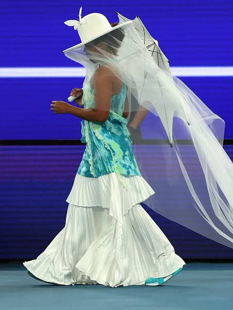 YouAreMyBezoar's tweet photo. Naomi Osaka absoluto ícono de la moda del tenis y del mundo https://t.co/ltCsAbPNID