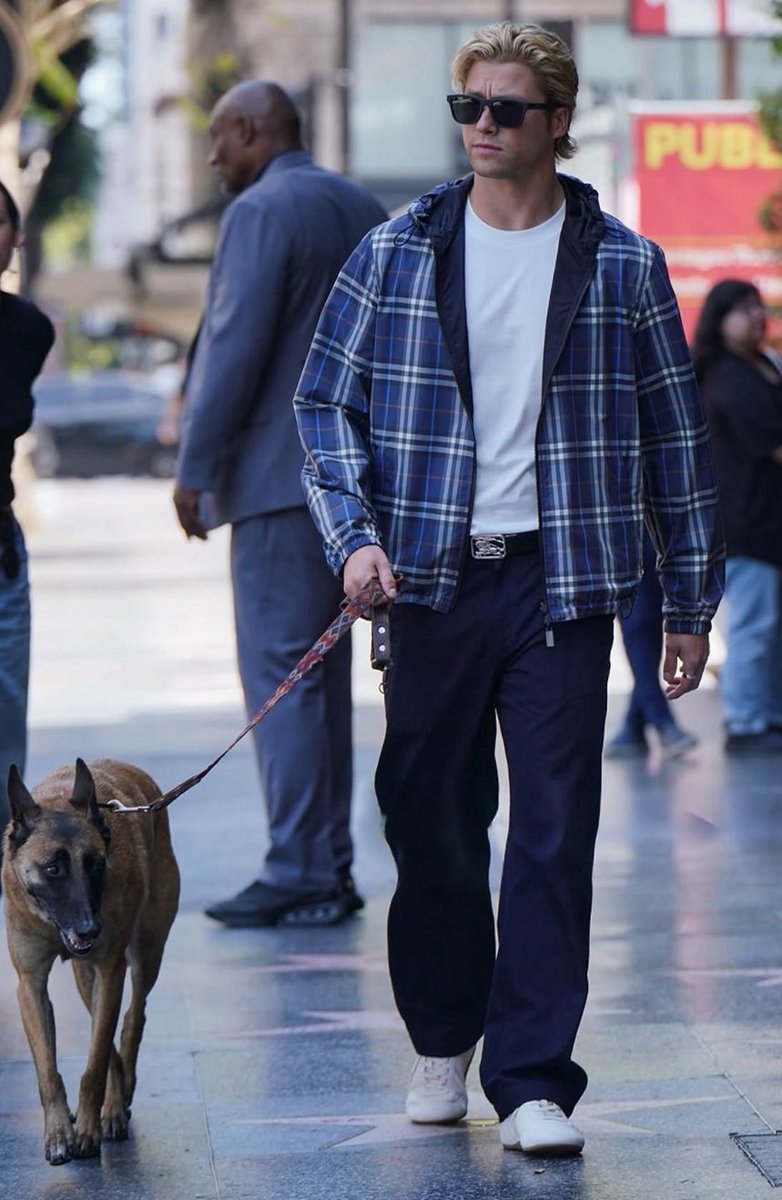 kalynstephenbra's tweet photo. O LUXO! Novas fotos de Stephen Kalyn em Los Angeles recentemente. https://t.co/QbeKwsCsML