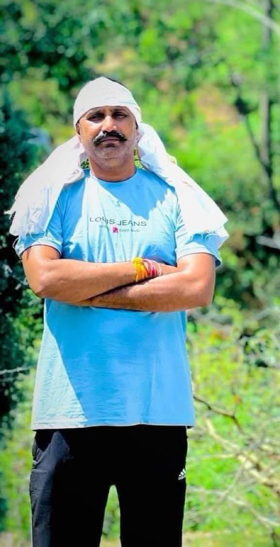 imHimmatsinghG1's tweet photo. छः फिट के एक व्यक्ति को तौलिये से गला घोंट मार दे..वो भी हाई सिक्योरिटी जेल में..इतनी कड़ी सुरक्षा में आसानी से मार दिया, अजमेर जेल प्रशासन पर सवाल खड़े होना लाजिमी है ?
सम्भव नहीं हैं राजस्थान सरकार,,, https://t.co/dpryI2HCe9