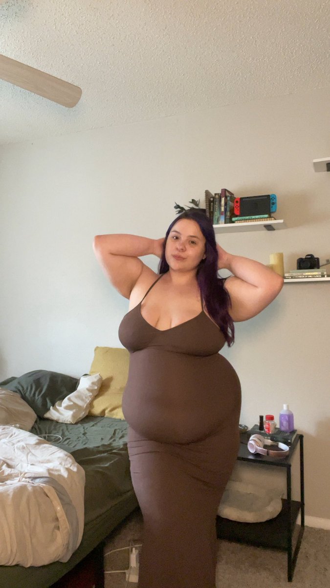 Lindas4nr's tweet photo. Average American girls Right Now https://t.co/sS4bUTluHS