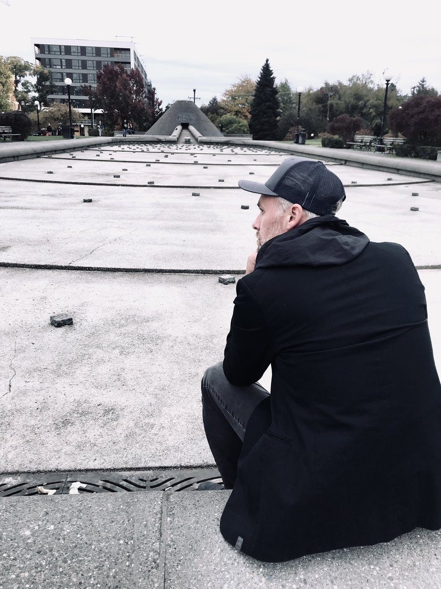 NikoAlm's tweet photo. Reflecting Pool.

You sit down and reflect. #seattle #calandersonpark https://t.co/ZiMUuoGNXc