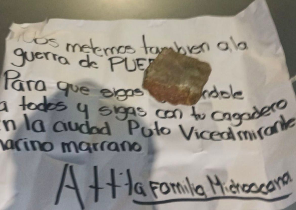 Bronceyfuego's tweet photo. @PueblaenLinea Entre narcosedenos y narcomarinos que cuidan a las mañas vivimos https://t.co/rWBbVbfPzr