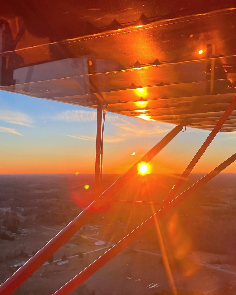 AnnaSmith_121's tweet photo. Good morning, Monday.
A new week means new opportunities, new goals, and another chance to move one step closer to the life we want. ✈️☀️ #Sunrise   #Monday https://t.co/EVf3LwhmVn