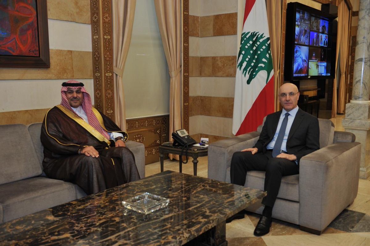 KSAembassyLB's tweet photo. استقبل معالي العميد/ أحمد الحجار وزير الداخلية والبلديات في الجمهورية اللبنانية سفير خادم الحرمين الشريفين لدى الجمهورية اللبنانية الأستاذ / فهد بن عبدالرحمن الدوسري @fahadAAldosari في مكتب معاليه بمقر الوزارة @moim_lebanon
وجرى خلال اللقاء بحث سبل تعزيز التعاون بين البلدين الشقيقين.
🇸🇦🇱🇧